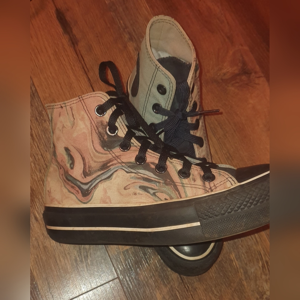 Converse - Picture 3 of 5